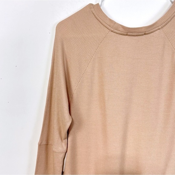NEW ABOUND  Long Sleeve Raglan Tee Waffle Knit In Tan Dale Sz S Round Raw Hem - Picture 7 of 10